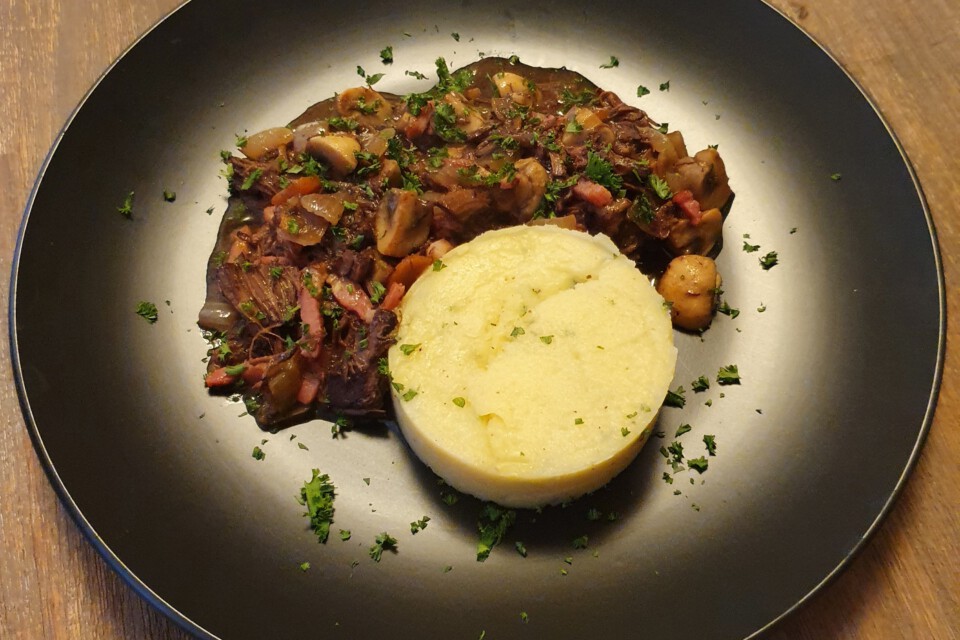 Boeuf Bourguignon Met Aardappelpuree Daisies Delicious Dishes